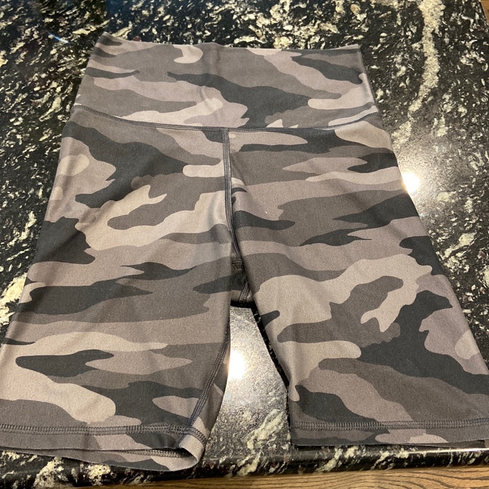 Aerie camo biker shorts